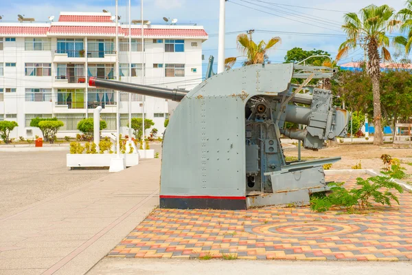 サリナス、エクアドル海軍基地で銃 ロイヤリティフリーのストック画像