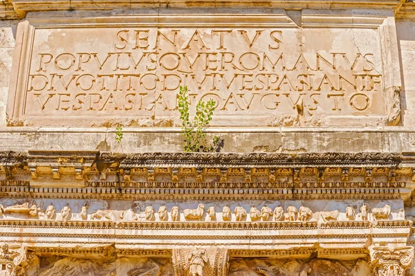 El arco de Tito en Roma Italia —  Fotos de Stock