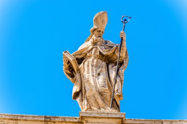 Roma, Ita Saint John Lateran Bazilikası'nın üstündeki heykel