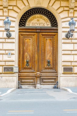 Roma'da eski kapılar