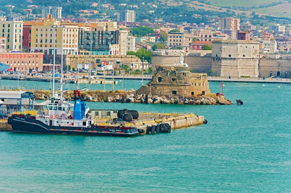 Hafen in civitavecchia, italien — Stockfoto