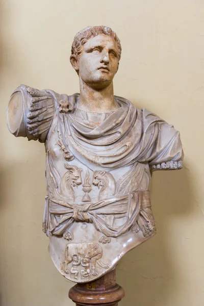 雕像在梵蒂冈博物馆 — 图库照片