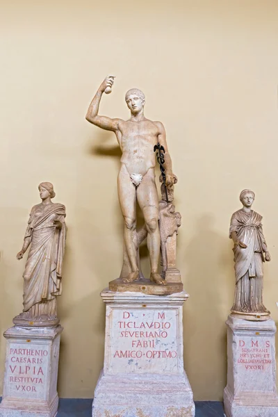 Estatua de Hermes, en la Galería de las Estatuas del Museo Vaticano —  Fotos de Stock