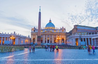Saint Peter's Bazilikası Vatikan alacakaranlıkta, Roma