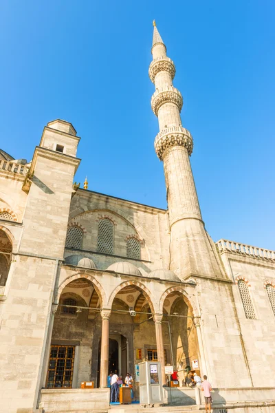 The Sultan Ahmed Mosque is a historic mosque in Istanbul, Turkey — Stock Photo, Image