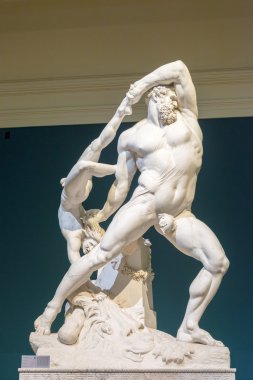 Ercole e Lica bu heykel Antonio Canova