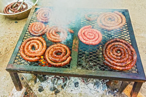 그릴에 소시지 — 스톡 사진