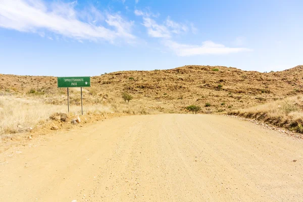 Señal de tráfico para el paso Spreetshoogte en Namibia — Foto de Stock