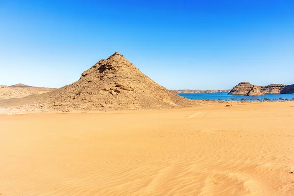 Восточная пустыня и озеро Насер в Египте — стоковое фото