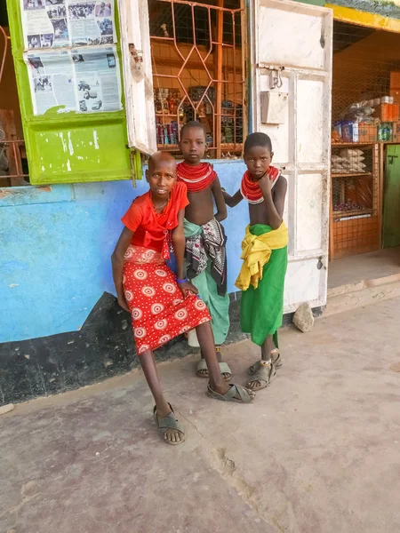 Kenya aşiret çocukları
