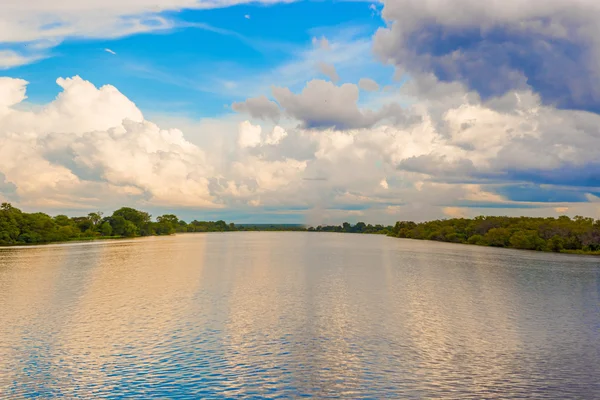 Paisaje sobre el río Zambezi — Foto de Stock