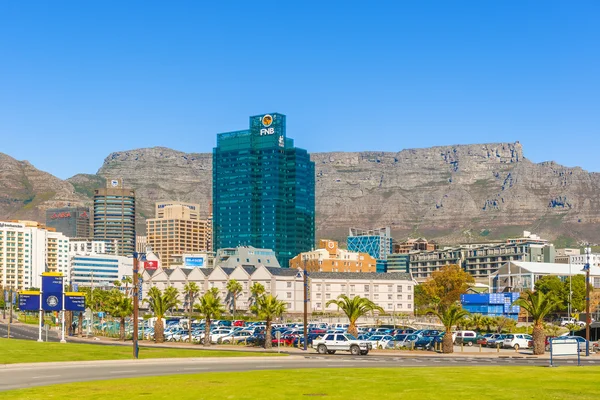 Innenstadt Kapstadt mit Tafelberg lizenzfreie Stockfotos