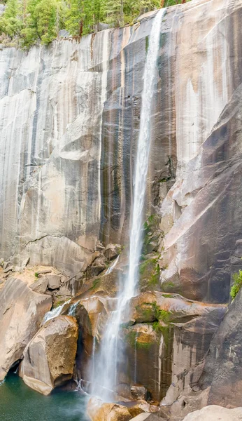 Vernal vattenfall i Yosemite National Park i Kalifornien, Usa — Stockfoto