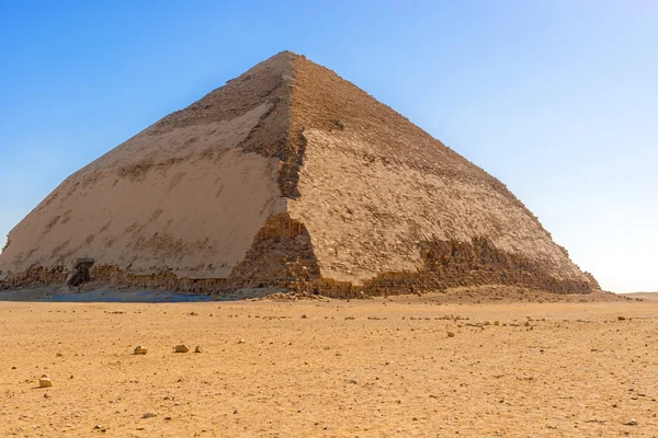 Sneferu Piramit, Dahshur, Al Jizah, Egypt eğilmiş — Stok fotoğraf