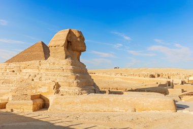 Sfenks ve giza Piramidi