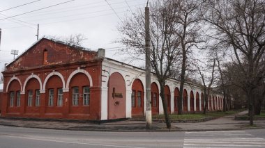 Ukrayna, Kropyvnytskyi 'deki savaş esirlerinin anısına. 305 kışlası (toplama kampı) 15. Sivas Tüfek Tümeninin eski kışlasında yer alıyordu. 1941-1943 yılları arasında 50.000 'den fazla savaş esiri Naziler tarafından işkence gördü..