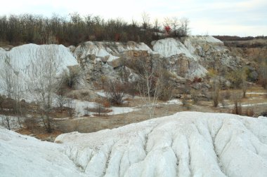 Beyaz kaolin kili depozito
