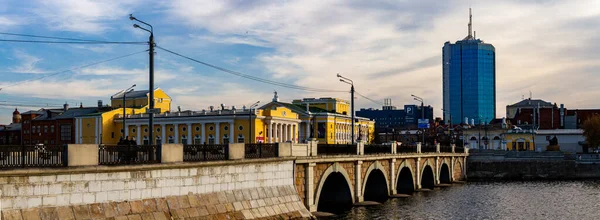 Embankment Rio Miass — Fotografia de Stock