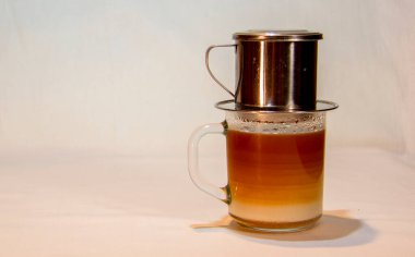 Bardakta Vietnam kahvesi