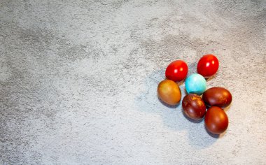 Paskalya yumurtaları. Bahar hala hayat