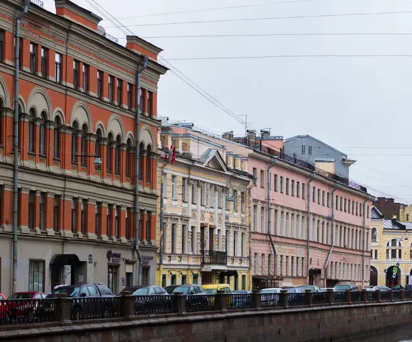城市发展的观点 圣彼得堡的旧城区 — 图库照片