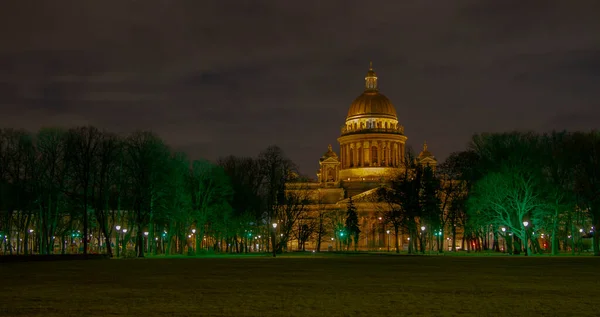 Szentpéterváron Kilátás Szent Izsák Katedrálisra Éjszaka — Stock Fotó