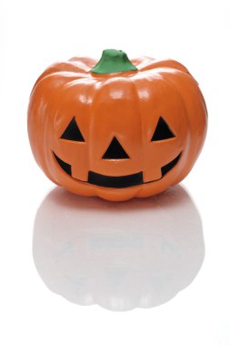  Beyaz arka ile alınan jack-o'-lantern süsleme