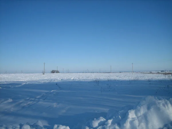 Campo Nieve Despejado Día Helado Claro Solo Distancia Horizonte Plano — Foto de Stock