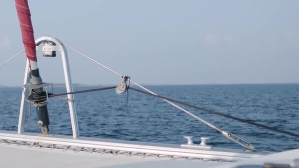 Profiter de la vue mer pendant la croisière — Video