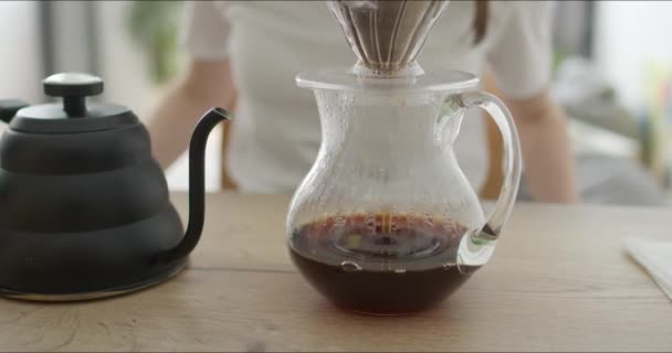 Proces zaparzania kawy V60 — Wideo stockowe