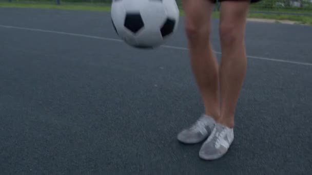 球员用球表演特技 — 图库视频影像