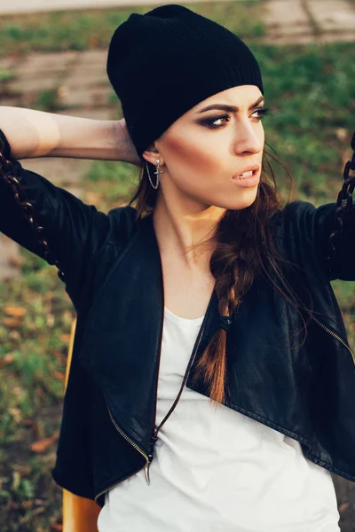 Güzel kız hipster portresi — Stok fotoğraf