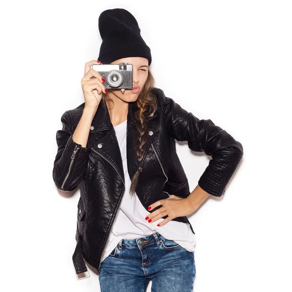 Pretty girl making photo using professional camera. — Stock Photo, Image