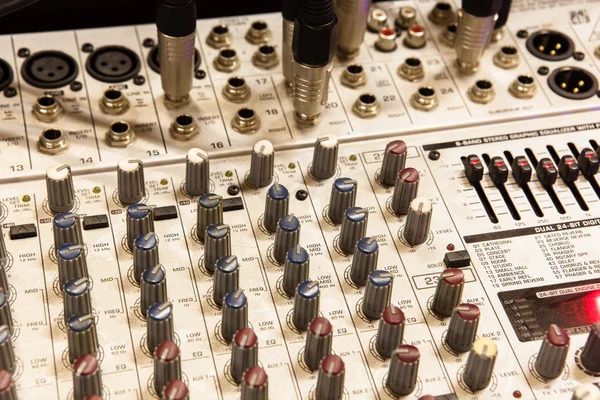 Muzyczne studio mix konsoli — Zdjęcie stockowe