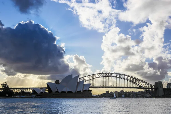 Porto di Sydney con Opera House e Ponte — Foto Stock