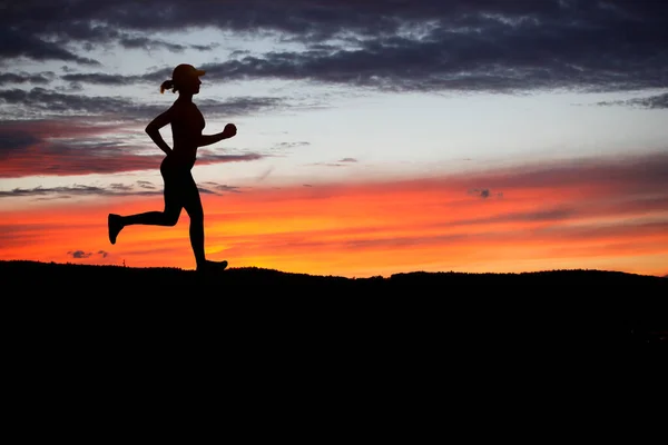 Runner Tijdens Zonsondergang Fitness Work Out Concept Silhouet — Stockfoto