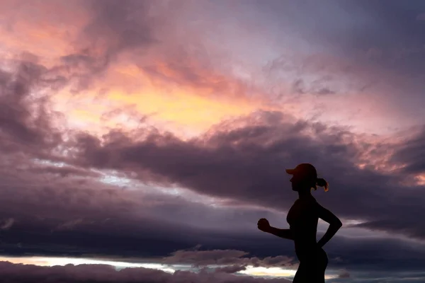 Runner Tijdens Zonsondergang Fitness Work Out Concept Silhouet — Stockfoto
