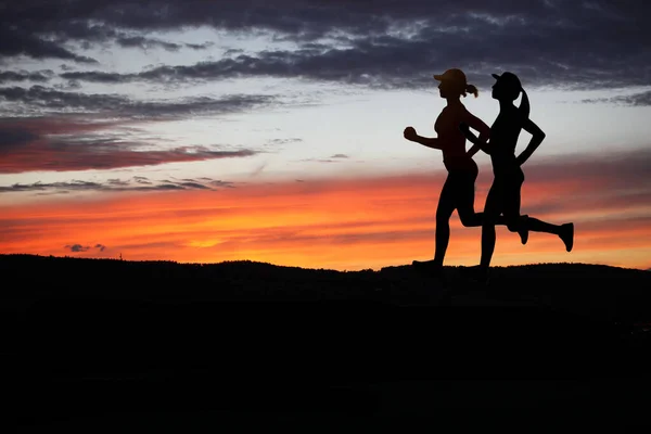 Runner Tijdens Zonsondergang Fitness Work Out Concept Silhouet — Stockfoto