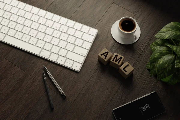 Jobba Hemifrån Skrivbord Med Tangentbord Aml Träkuber Kaffekopp Och Penna — Stockfoto