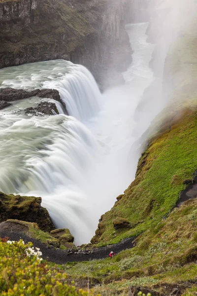 Vista sulla grande cascata Gullfoss in Islanda — Foto Stock