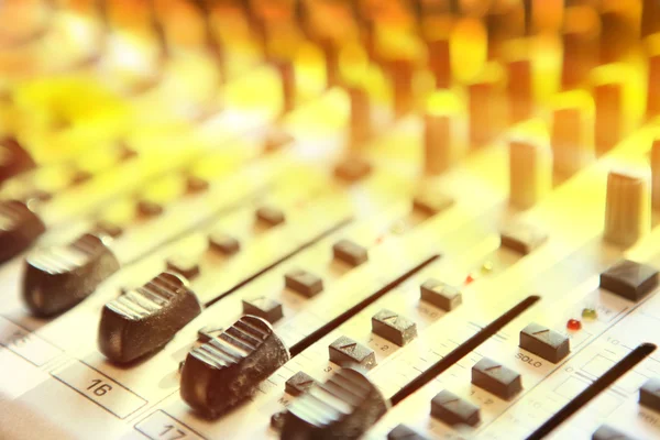 Console de mixage studio de musique — Photo