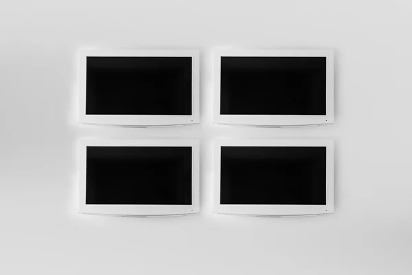 TV de plasma na parede da sala — Fotografia de Stock