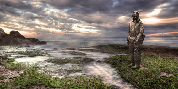 Soldado usando uma máscara de gás — Fotografia de Stock