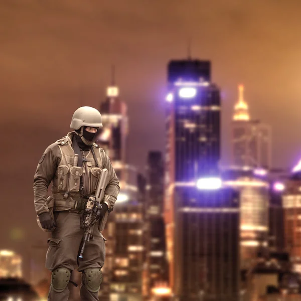 Soldat i staden — Stockfoto