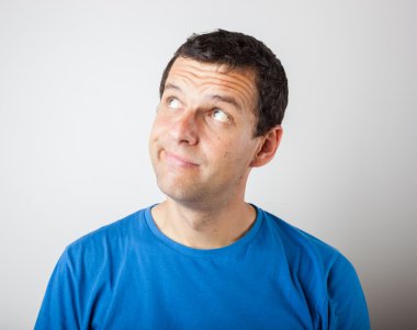 Genç adam duyguları ifade etme