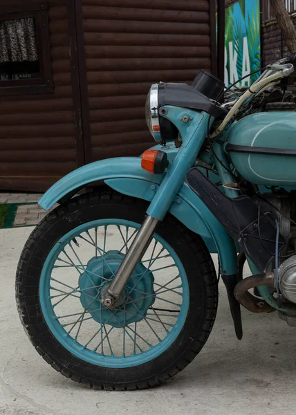 Blaues Motorrad Steht Auf Der Straße — Stockfoto