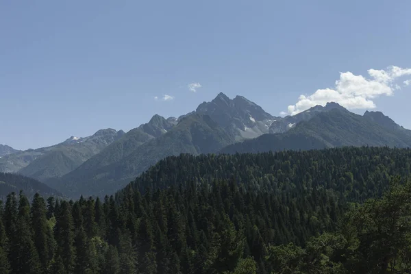 Schöne Hohe Berge Einem Sommertag — Stockfoto