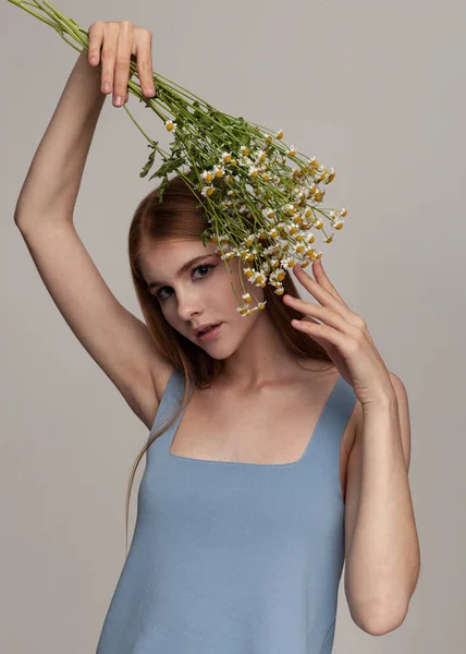 Beautiful Girl Summer Dress Bouquet Flowers — Stock Photo, Image