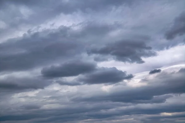 Regnig Molnig Himmel Före Stormen Mörkt Moln Regnmoln Stormigt Före — Stockfoto