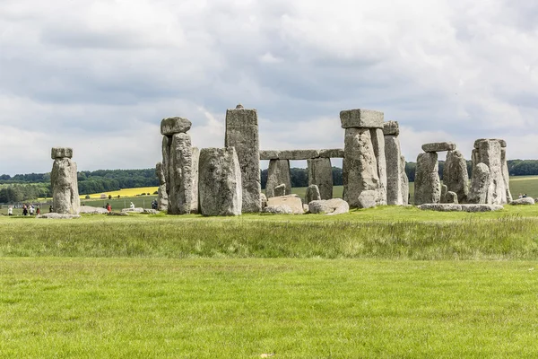 Stonehenge emlékmű közelében Salisbury, Wiltshire, Egyesült Királyság — Stock Fotó